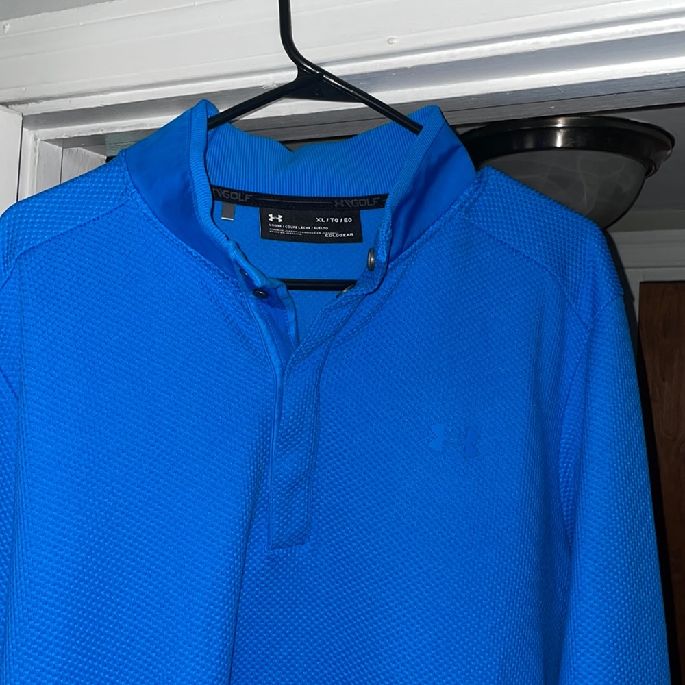 Barely worn maybe twice UA men’s Blue cold gear quarter button golf sweater
